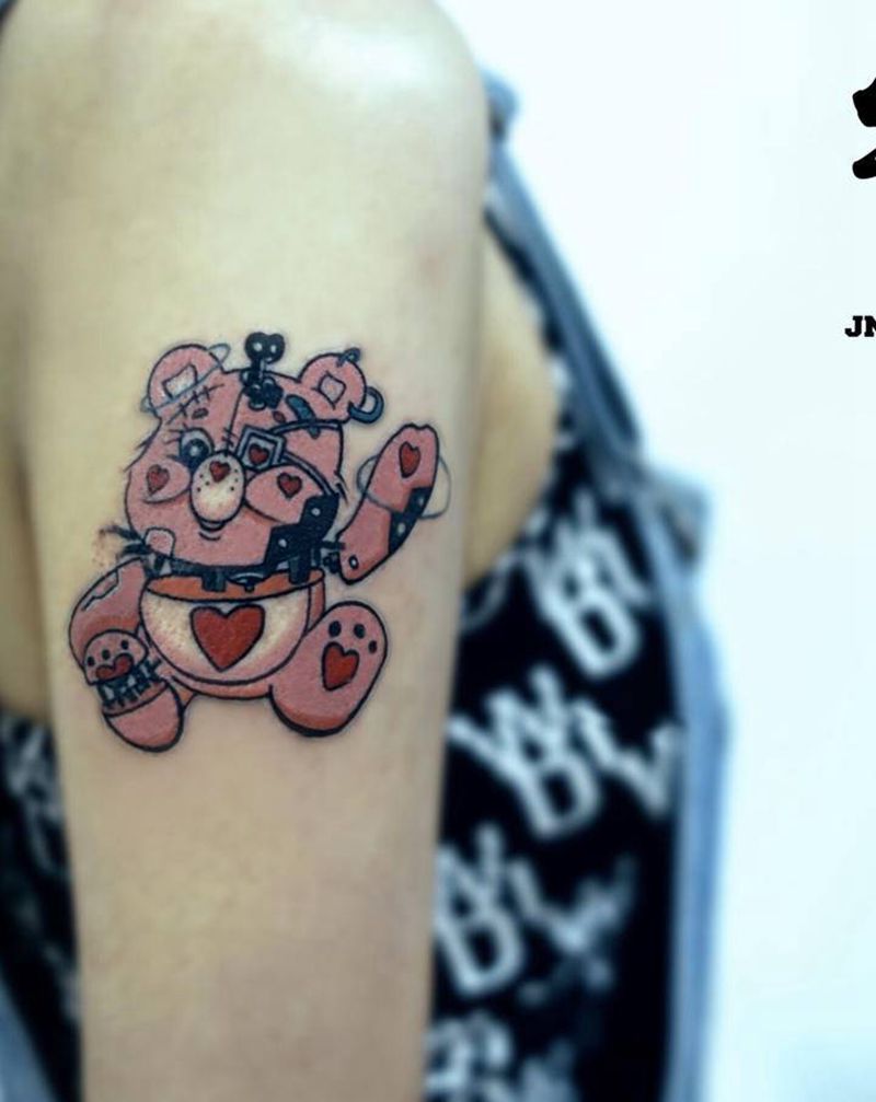 小熊纹身图片_手臂纹身图案