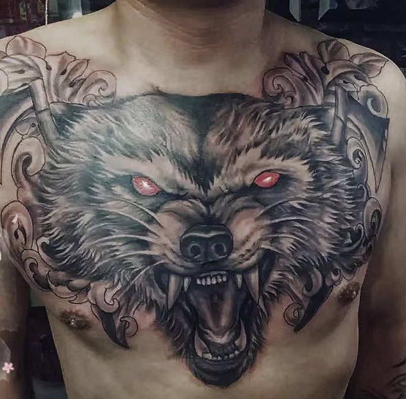狼纹身图片_胸部老传统纹身图案