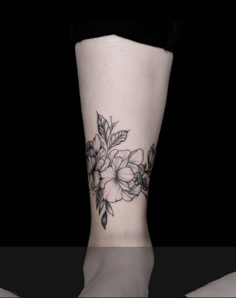 素花纹身图片_腿部点刺纹身图案