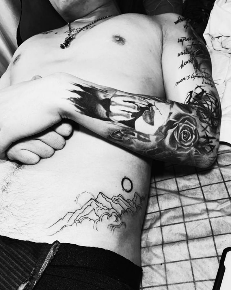 山水总相依纹身图片_手臂腰部水彩欧美写实漫威纹身图案