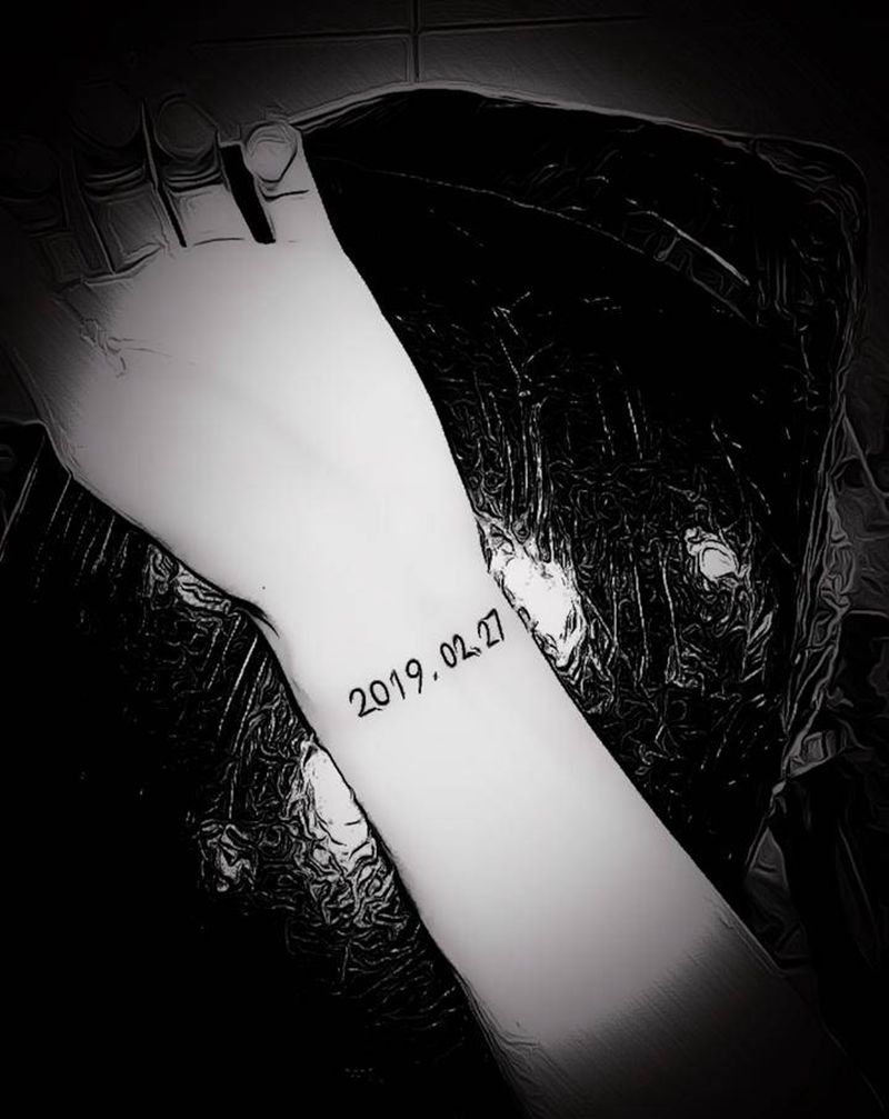 手腕字纹身图片_老传统纹身图案