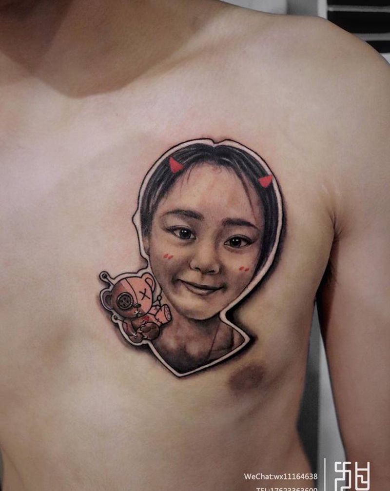 肖像纹身图片_胸部欧美写实肖像纹身图案
