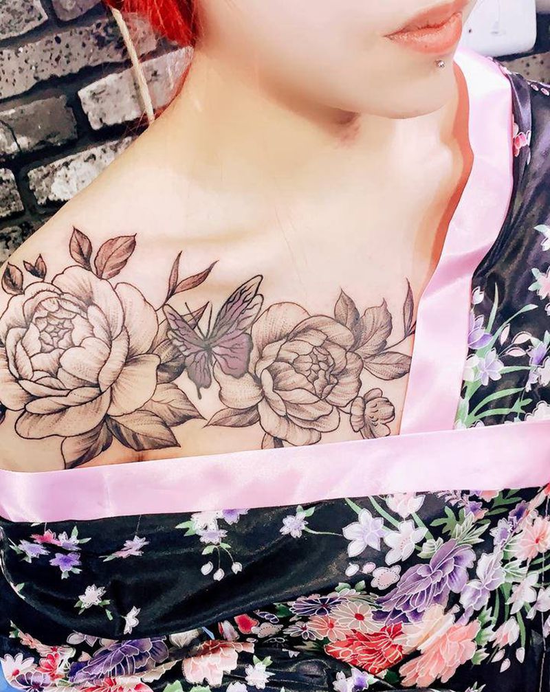 素花纹身图片_肩部胸部纹身图案