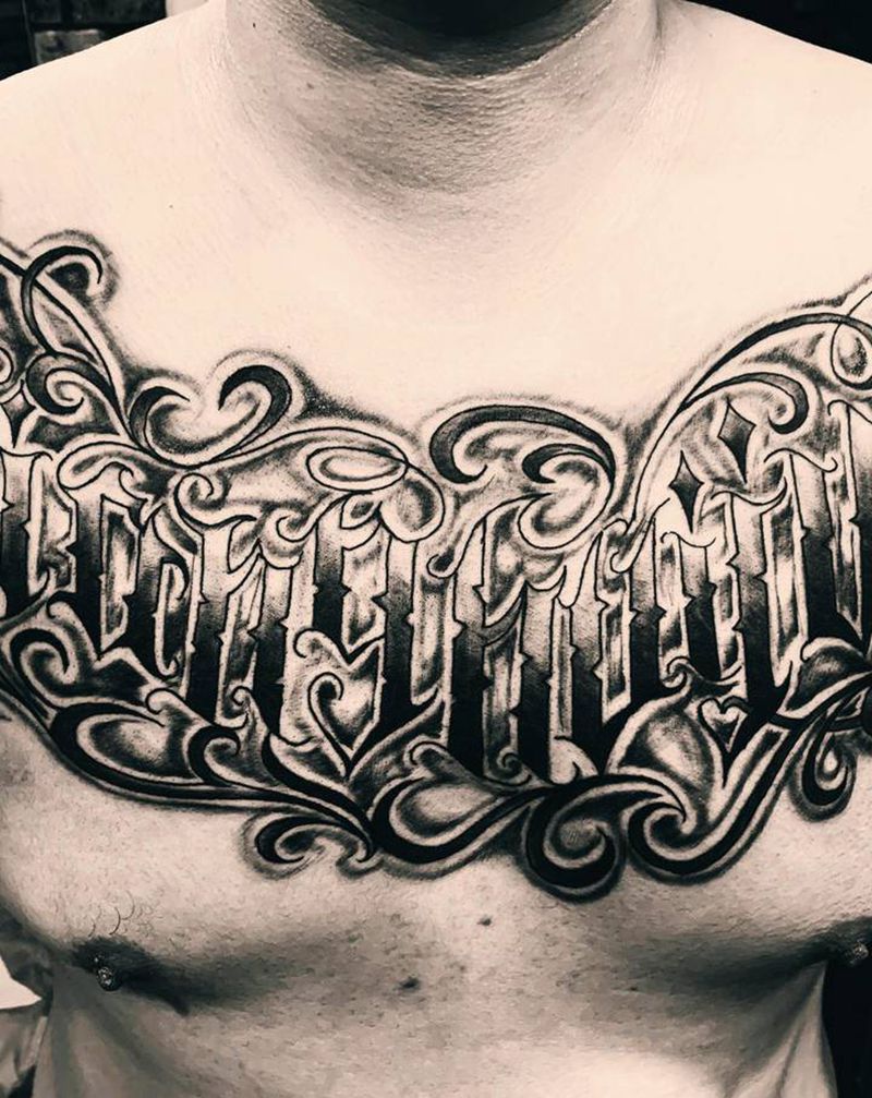 花体纹身图片_胸部肩部老传统纹身图案