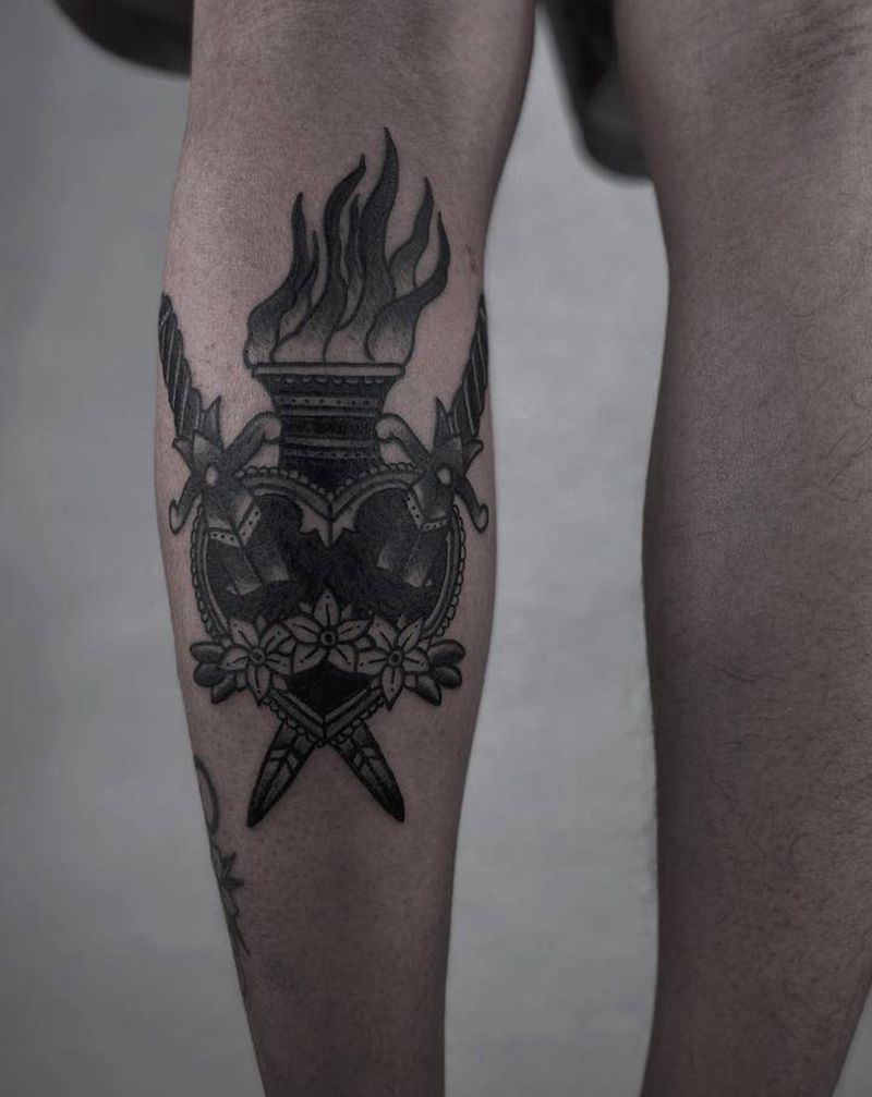 火炬纹身图片_腿部New School纹身图案