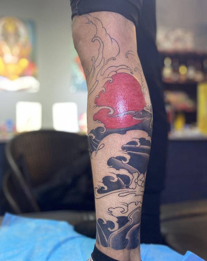 水浪包小腿未完待续纹身图片_腿部老传统纹身图案