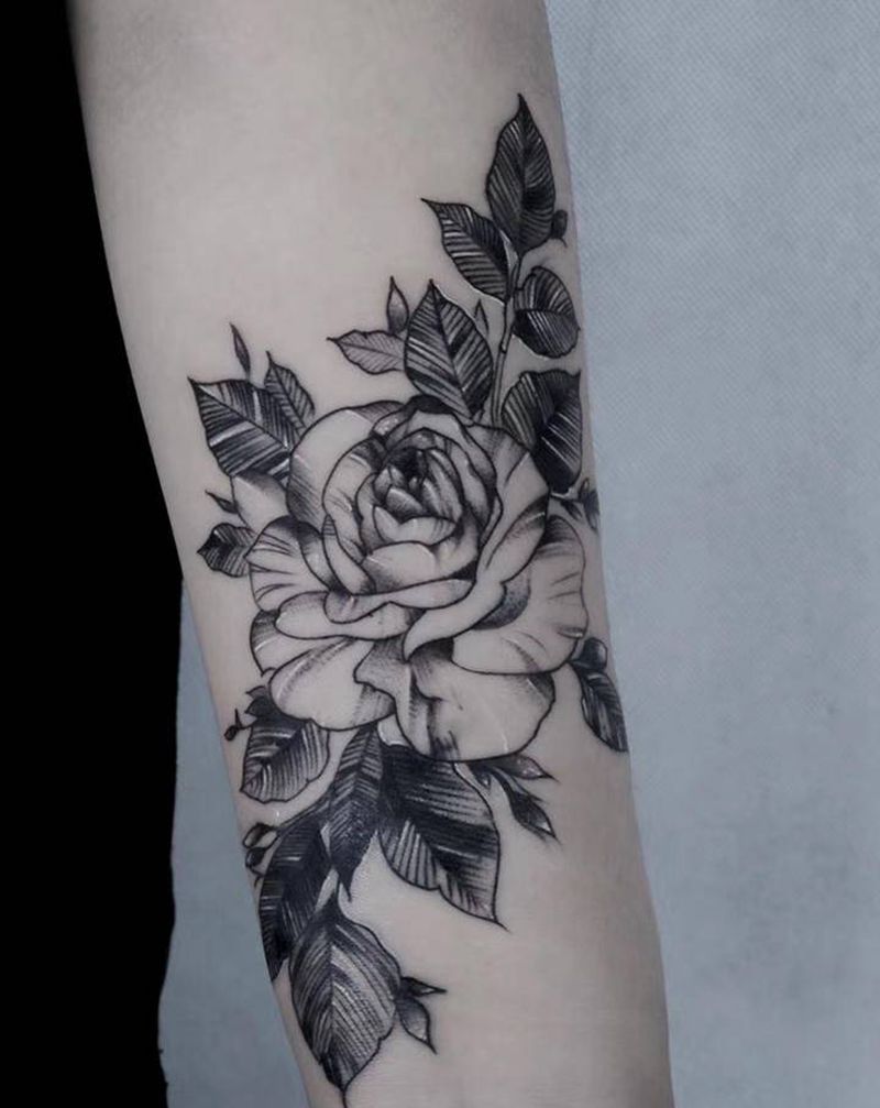 遮盖素花纹身图片_手臂几何纹身图案