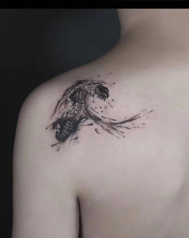 水浪纹身图片_背部水墨纹身图案