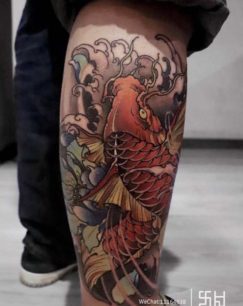 鱼纹身图片_腿部新传统鲤鱼鱼传统纹身图案