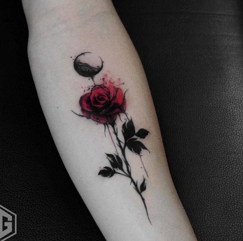 暗黑玫瑰纹身图片_手部欧美写实纹身图案