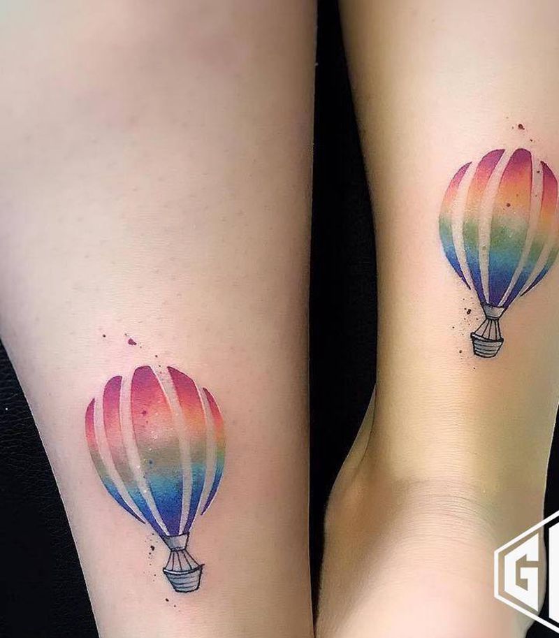 热气球纹身图片_腿部欧美写实纹身图案
