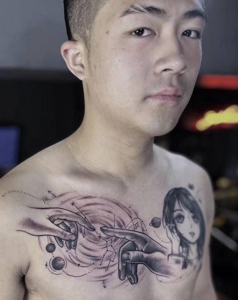 近工纹身图片_胸部奇卡诺纹身图案