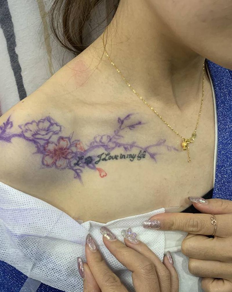 锁骨遮盖纹身图片_胸部肩部老传统水彩纹身图案