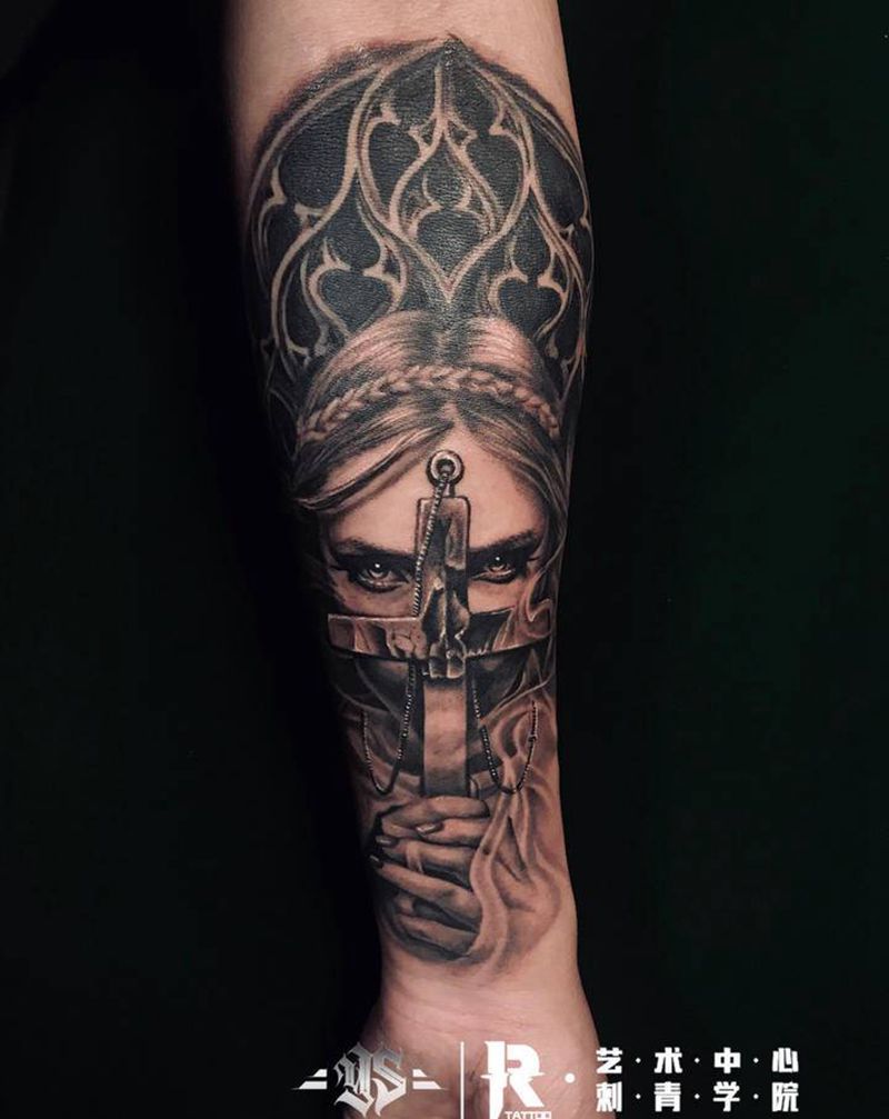 修女十字架纹身图片_手臂欧美写实纹身图案