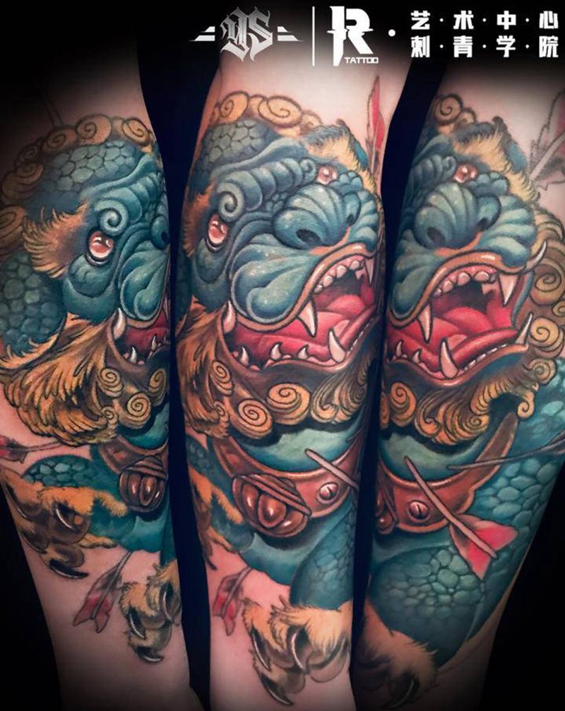 狮子遮盖作品纹身图片_手臂新传统纹身图案
