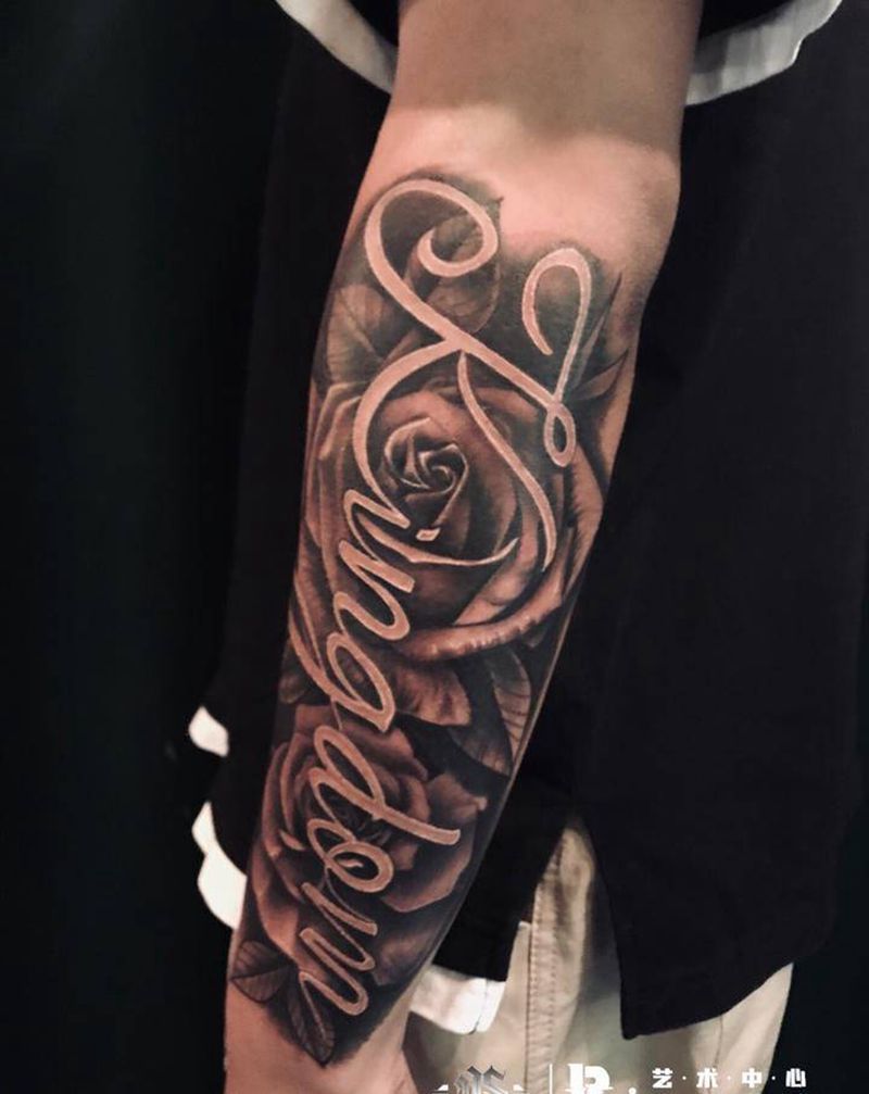 英文纹身图片_手臂欧美写实花体字纹身图案