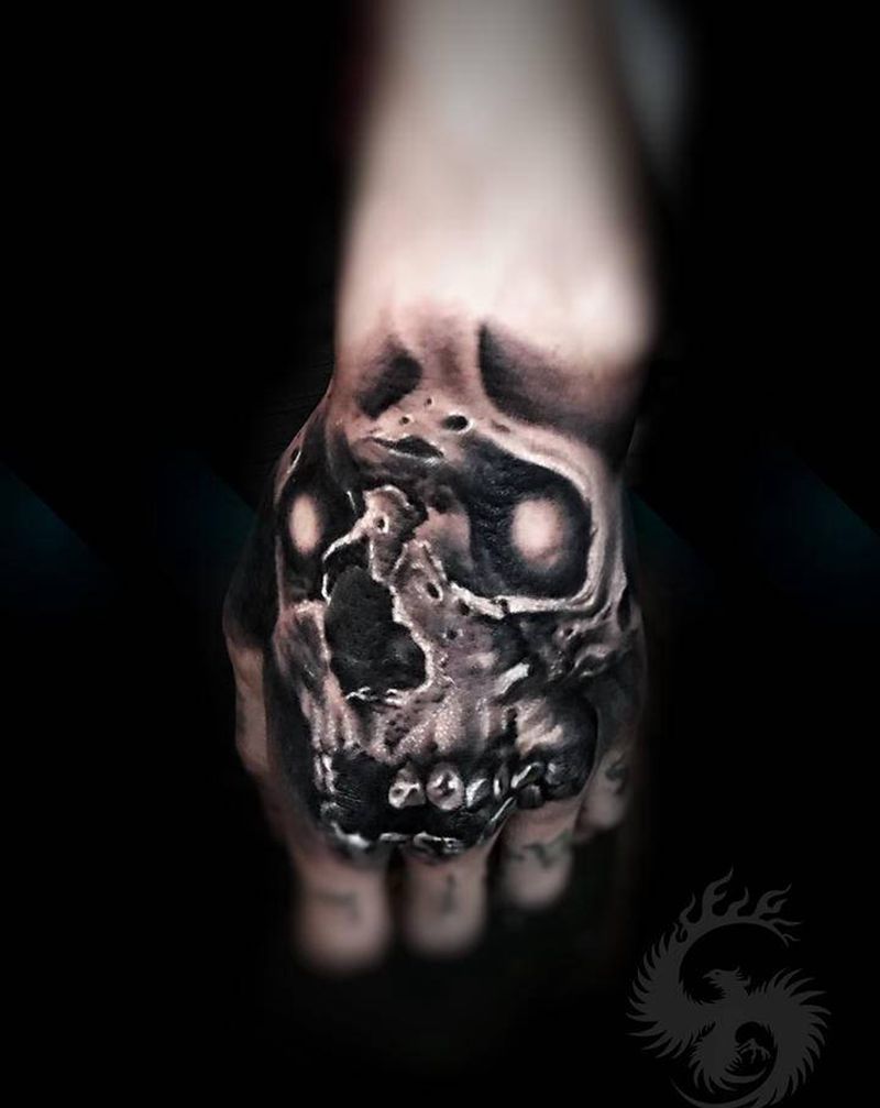 骷髅手面纹身图片_手部欧美写实纹身图案