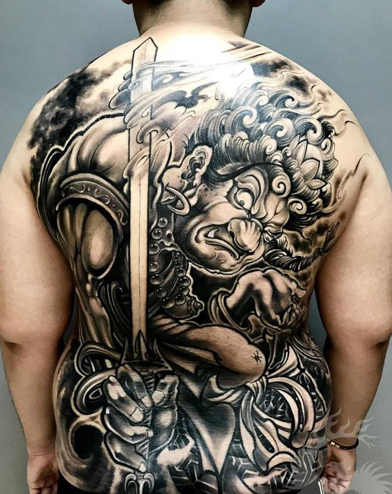 不动明王纹身图片_背部新传统纹身图案