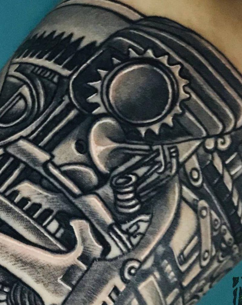 毁皮纹身精修纹身图片_手臂遮盖修改纹身图案