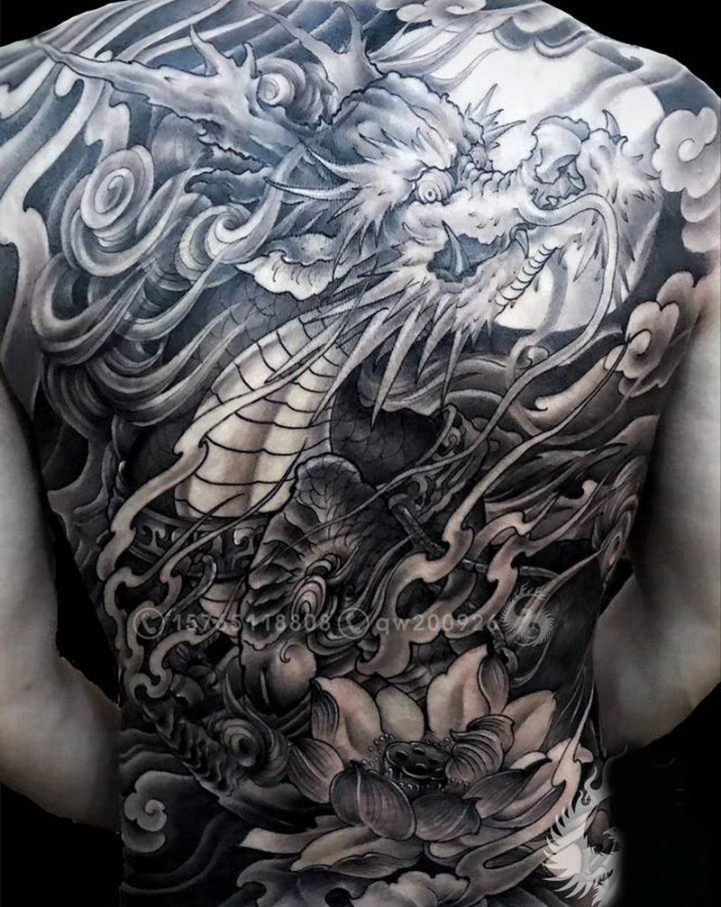 满背麒麟纹身图片_背部纹身图案