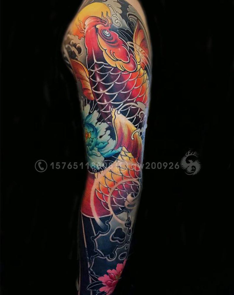 鲤鱼花臂纹身图片_手臂新传统纹身图案