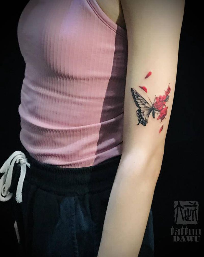 蝴蝶纹身图片_肩部手臂纹身图案