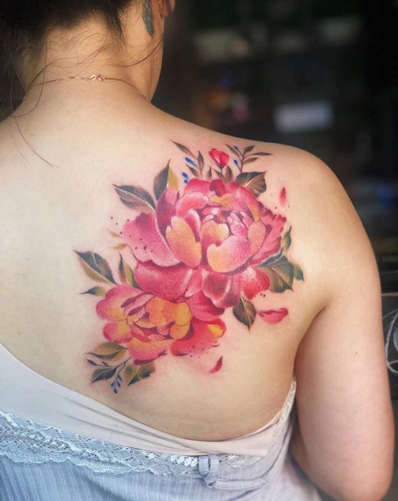 牡丹花  后背   肩甲骨纹身图片_肩部腿部新传统水彩纹身图案