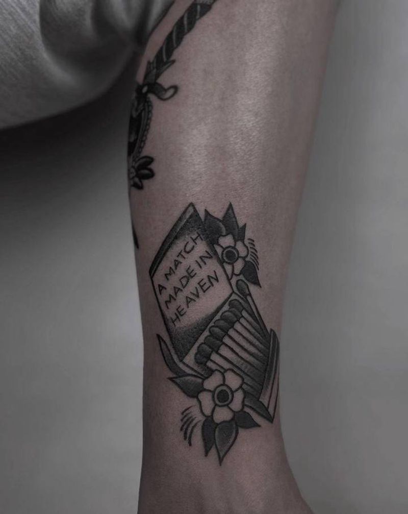 天作之合纹身图片_腿部Old School纹身图案