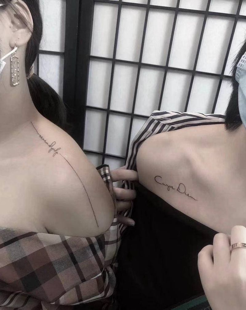 好闺蜜一起来纹身 花体英文纹身图片_肩部花体字纹身图案