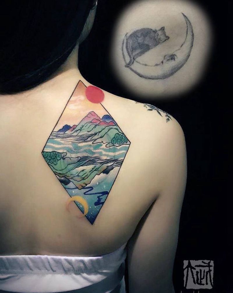 遮盖作业纹身图片_背部几何水彩纹身图案