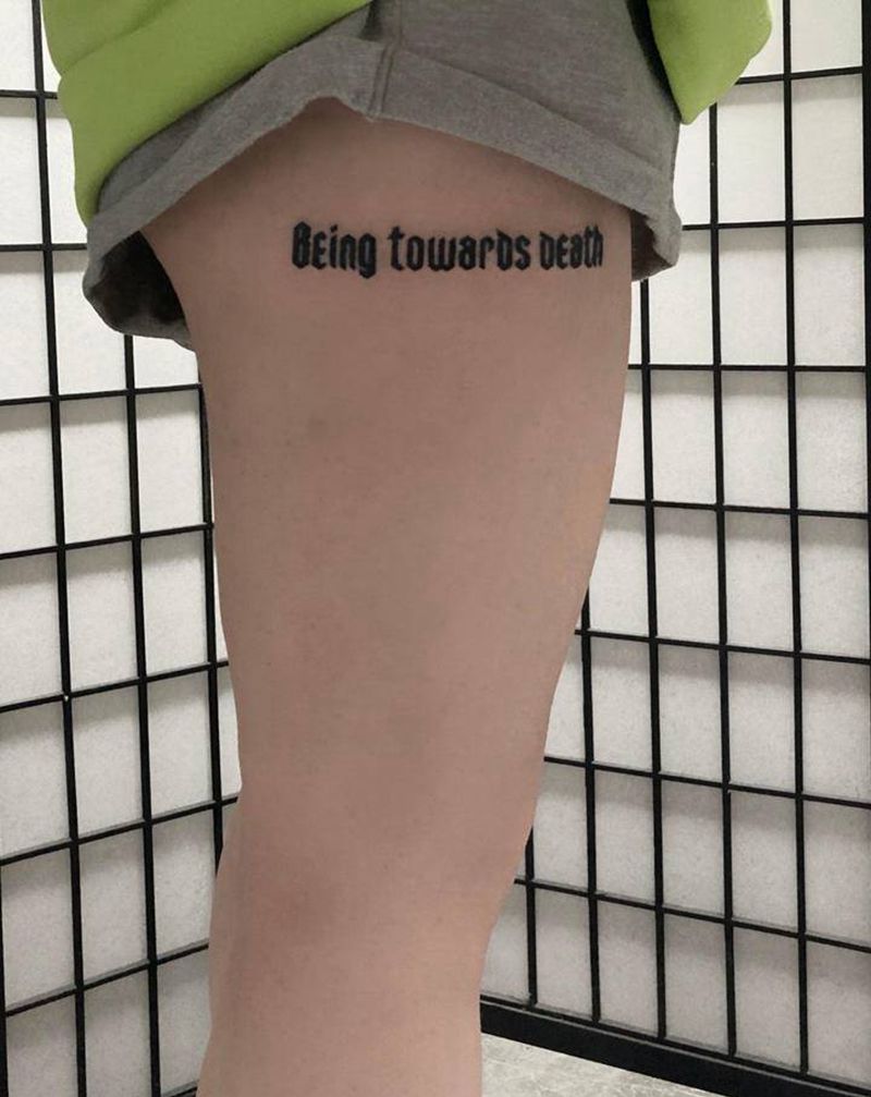 哥特英文字体纹身图片_腿部花体字纹身图案