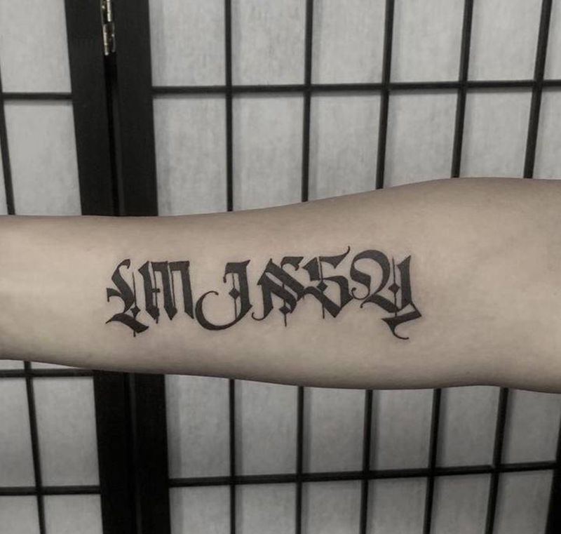 英文花体字纹身图片_手臂图腾花体字纹身图案