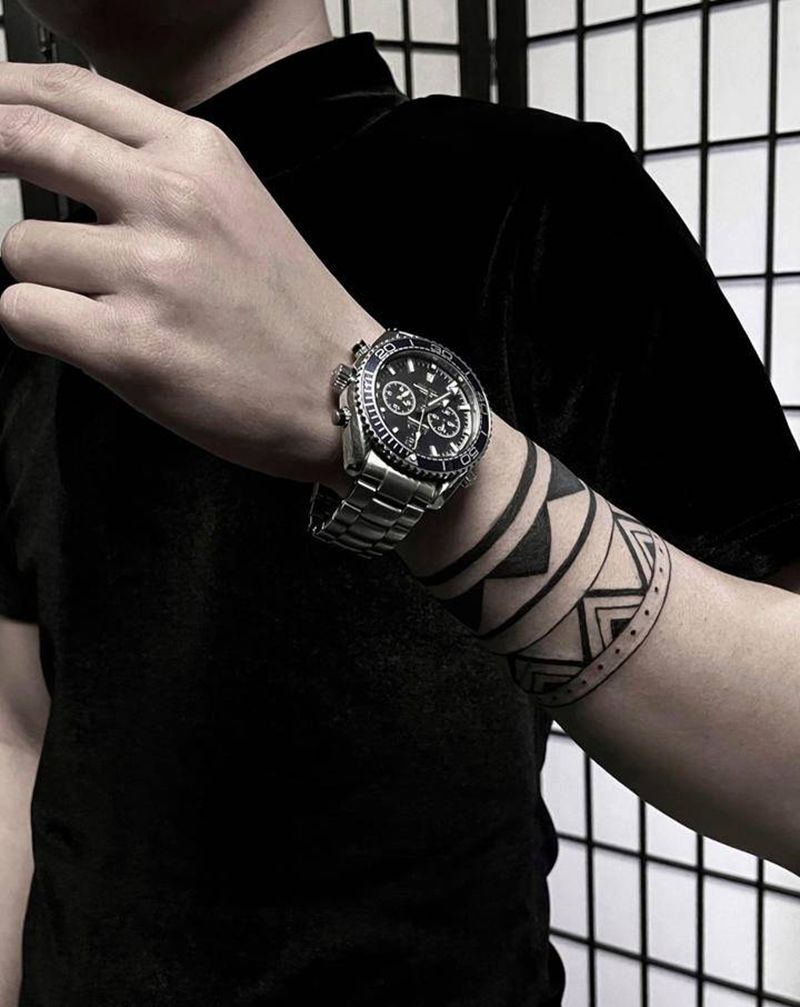 图腾臂环纹身图片_手臂图腾纹身图案