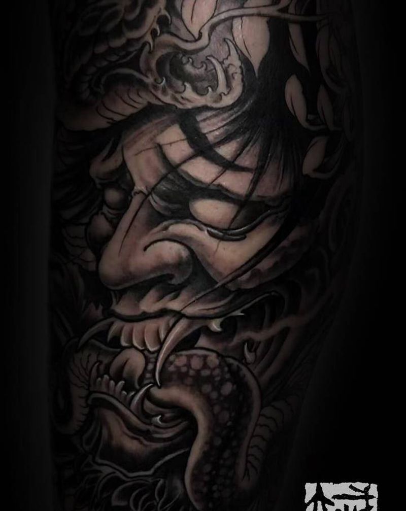 般若纹身图片_腿部新传统般若蛇纹身图案