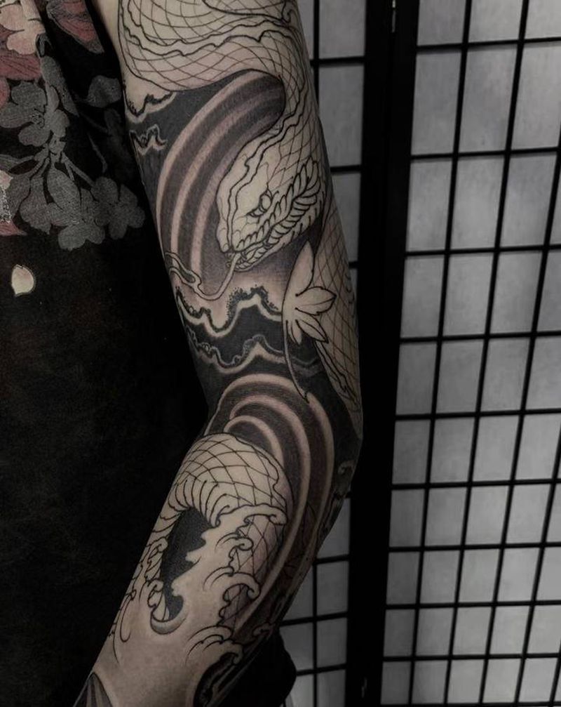 蛇纹身图片_手臂新传统纹身图案