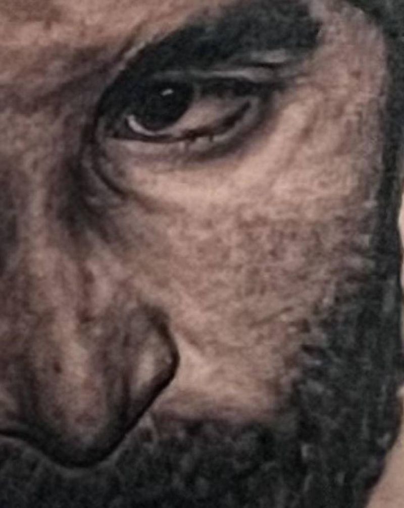 车臣-巴萨耶夫纹身图片_腹部欧美写实纹身图案