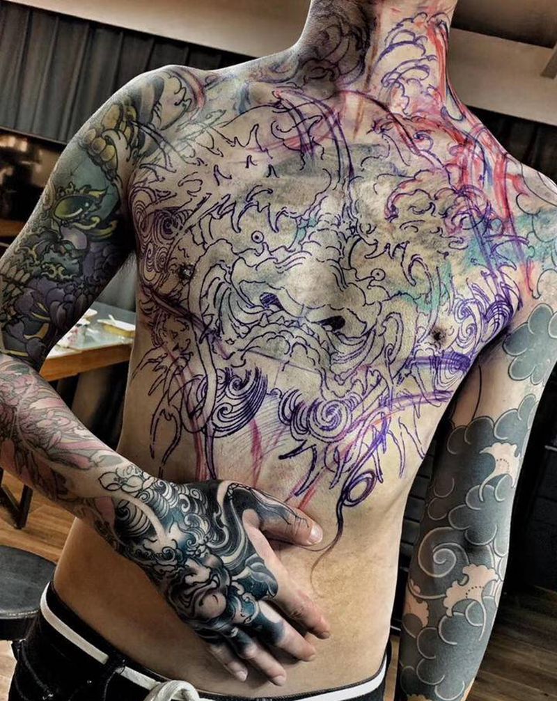 手面脖子胸花一起来 Hong纹身图片_手臂纹身图案