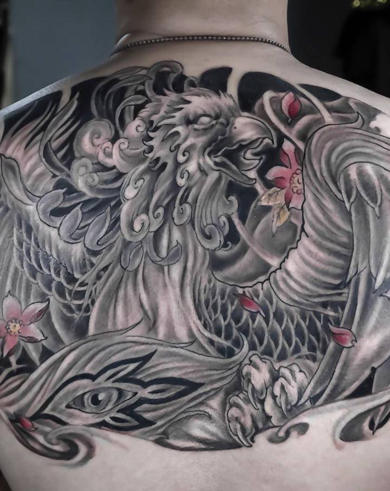 凤凰于飞纹身图片_背部新传统凤凰纹身图案