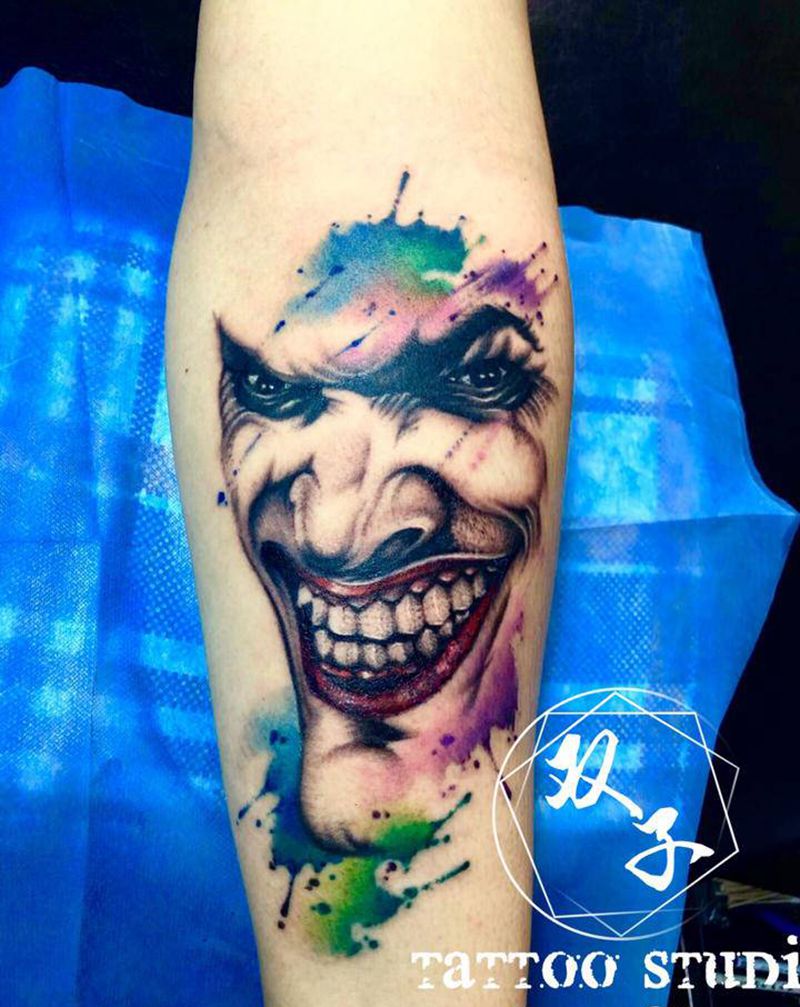 泼墨小丑纹身图片_手臂水墨纹身图案