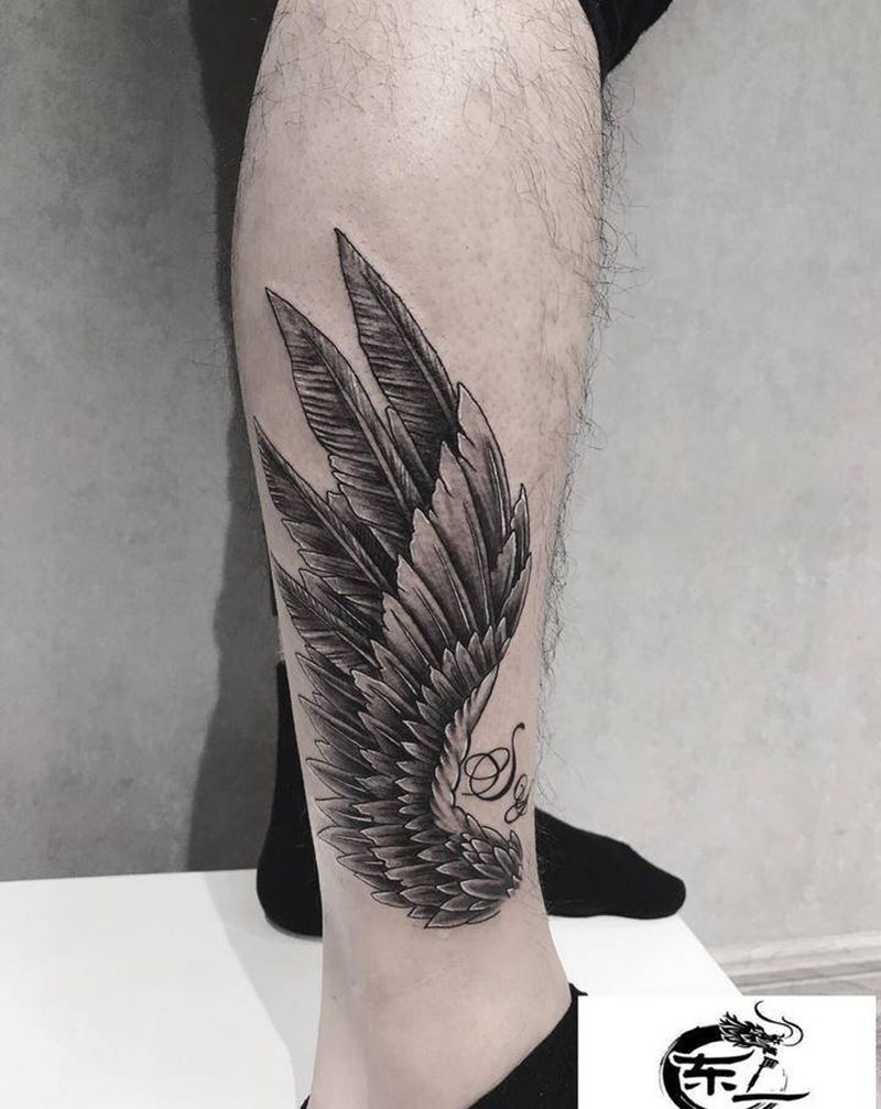 翅膀纹身图片_腿部欧美写实New School纹身图案