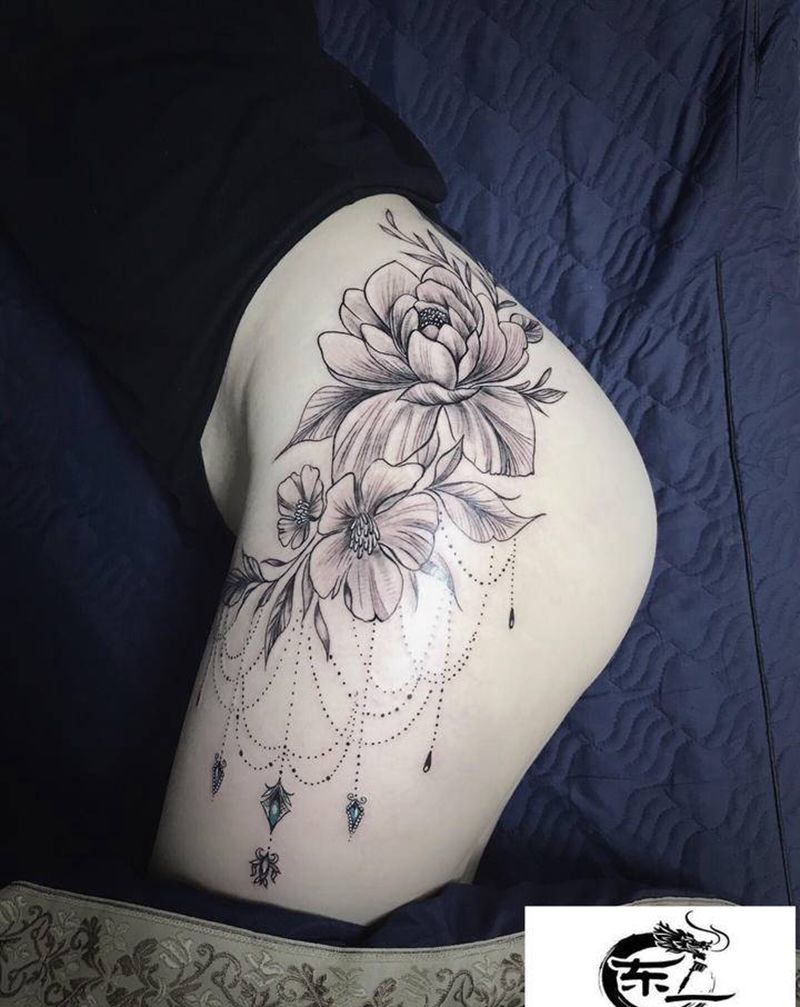 素花纹身纹身图片_腿部臀部几何纹身图案