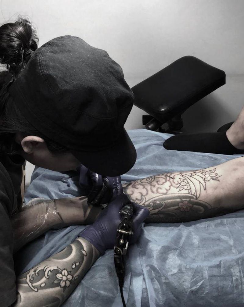 仙鹤纹身图片_腿部新传统纹身图案