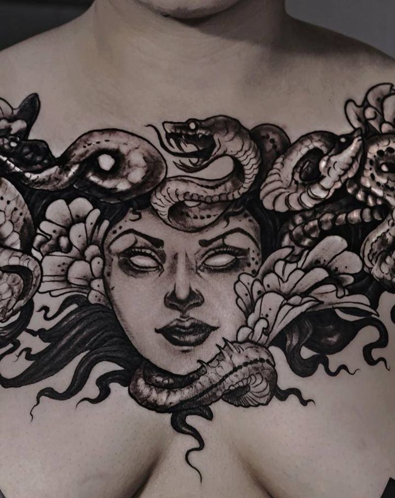 性感美杜莎纹身图片_胸部欧美写实美杜莎暗黑花胸纹身图案