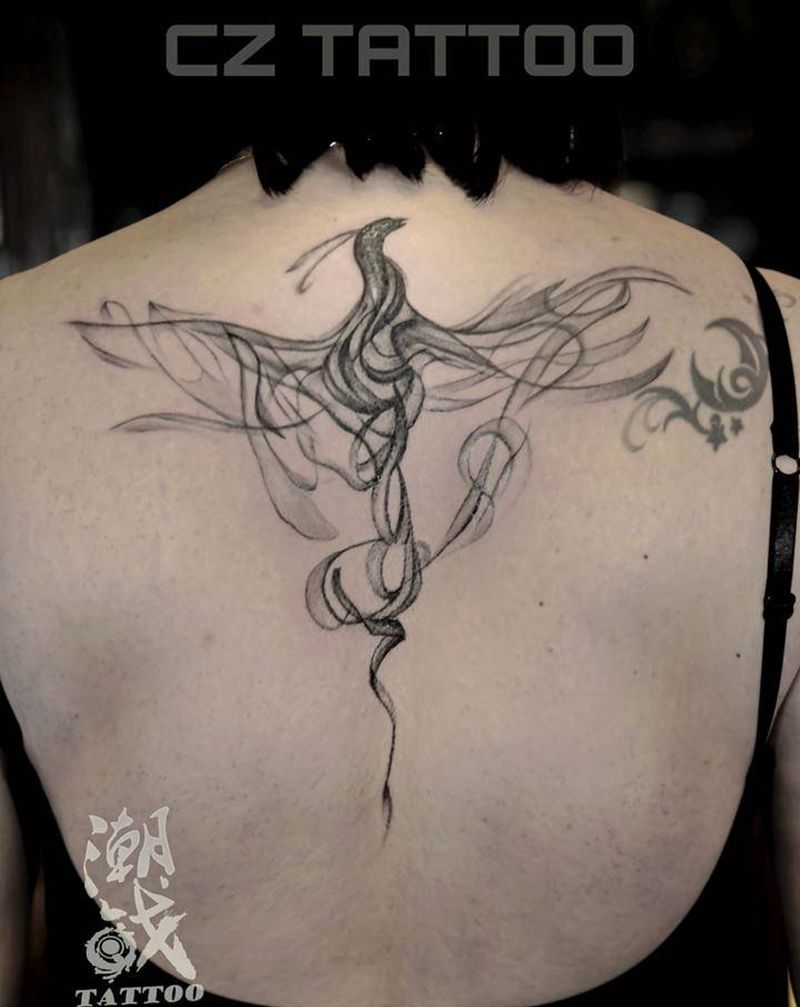 凤舞九天纹身图片_背部水墨新传统凤凰纹身图案