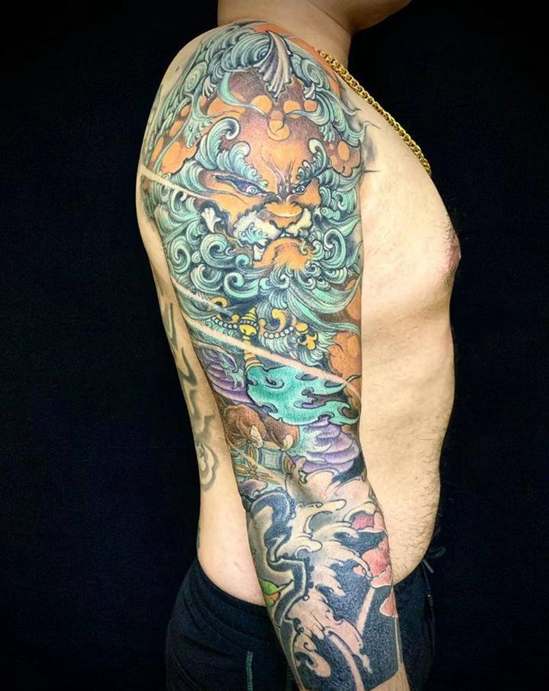 彩色唐狮子七分袖纹身图片_手臂新传统纹身图案