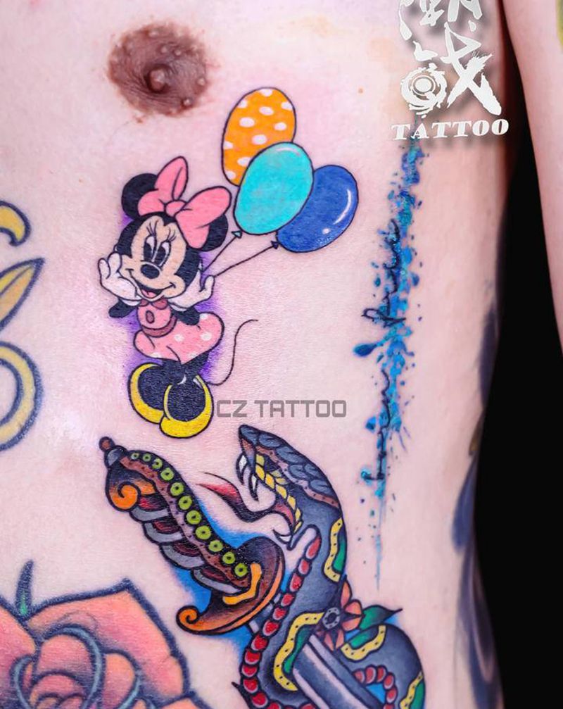 米妮纹身图片_腹部Old School蛇刀纹身图案