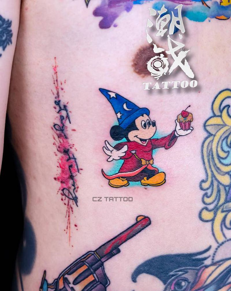 米奇纹身图片_胸部New School米老鼠纹身图案