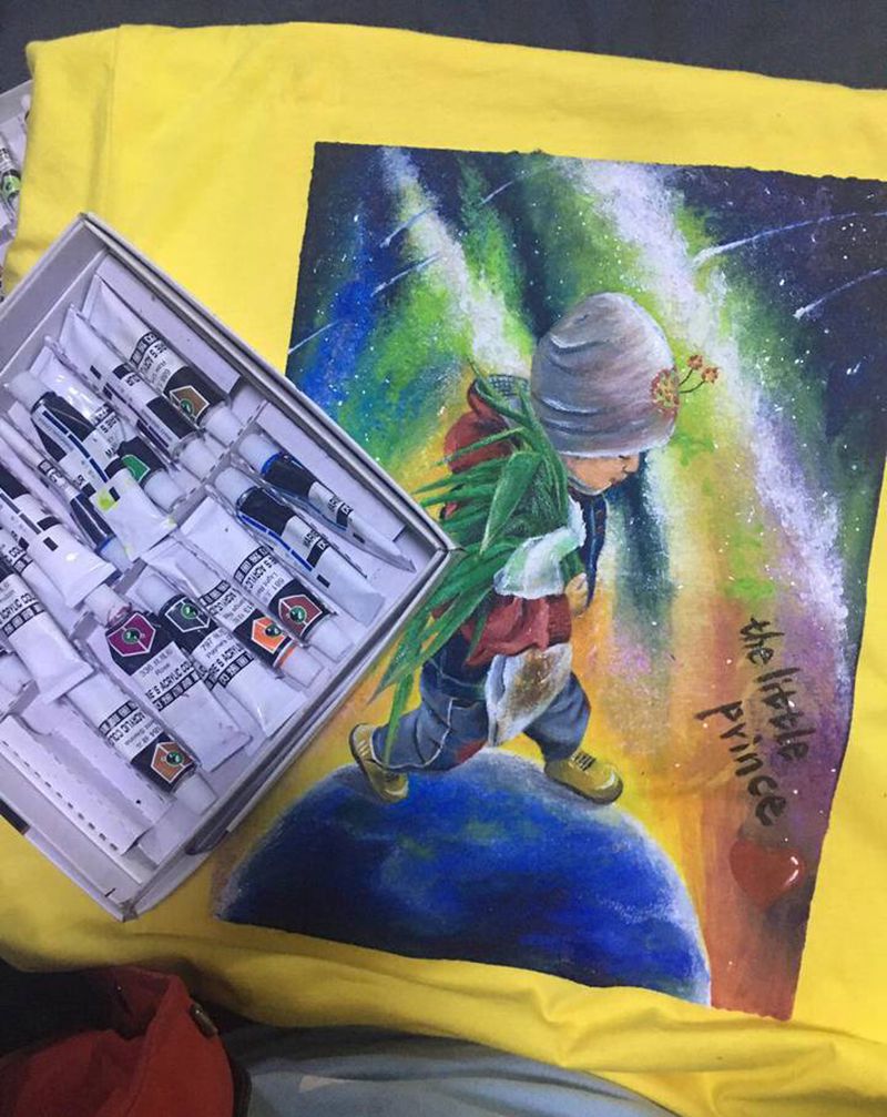 大绥国小王子纹身图片_背部水彩纹身图案