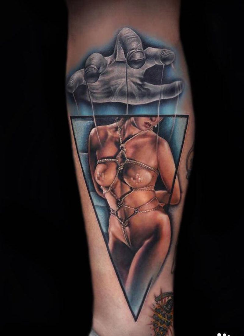绳缚艺术纹身图片_手部腰部欧美写实New School纹身图案