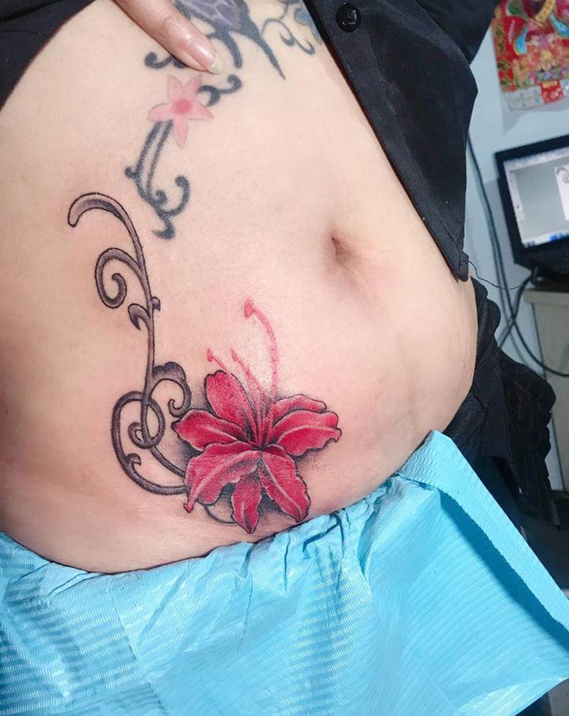 彩色纹身图片_腰部新传统纹身图案